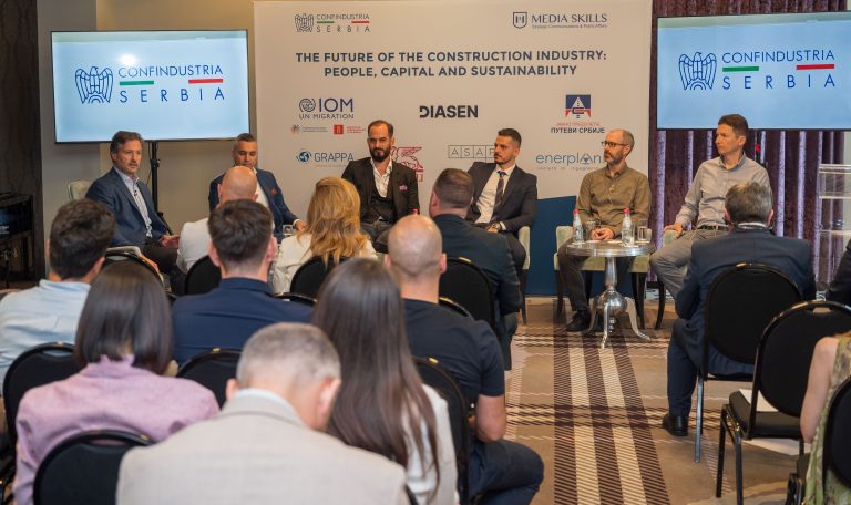 Ucesnici_panel_diskusije